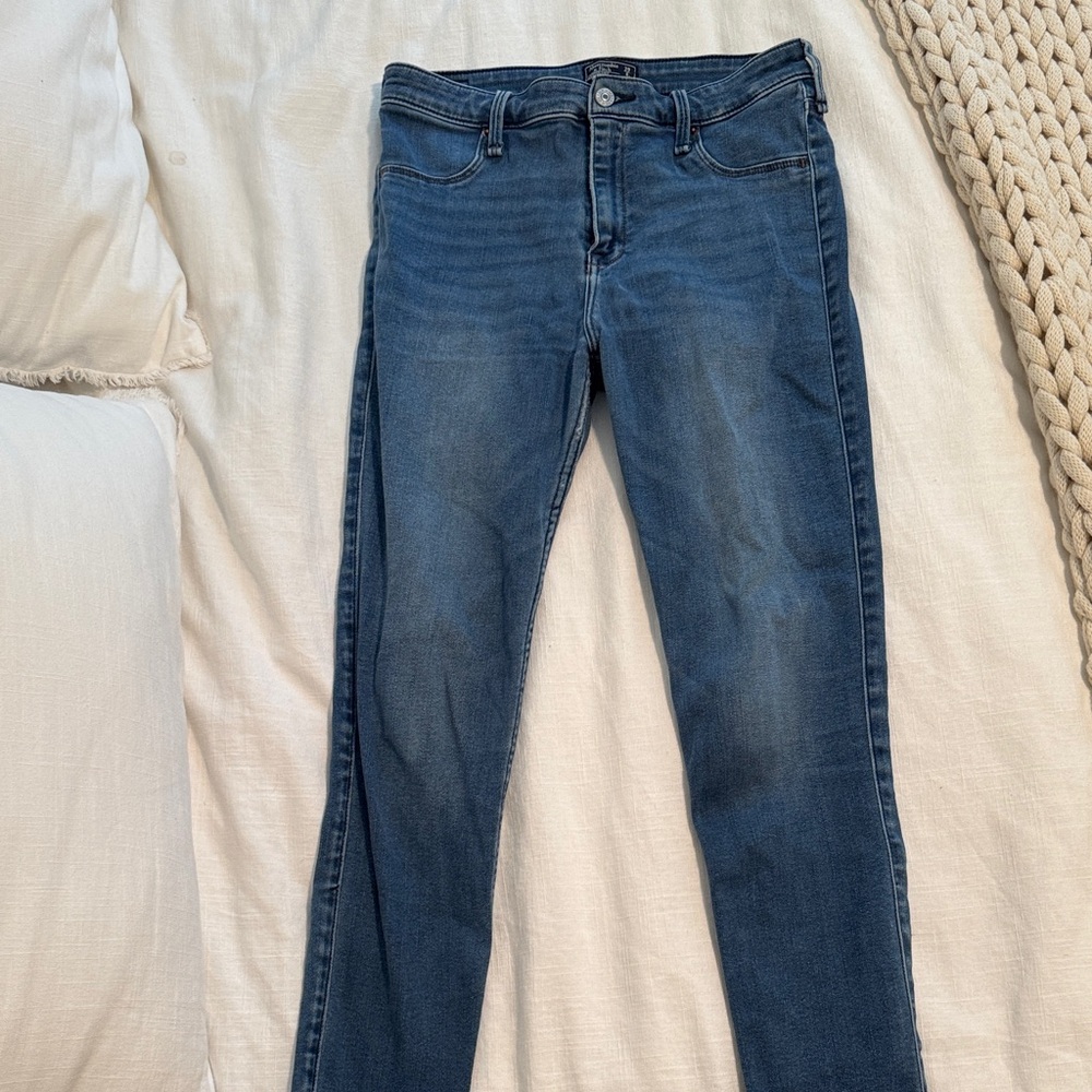 Abercrombie & Fitch Women's Skinny Jeans in Blue